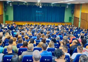 FARESI inaugura novo teatro na capital baiana