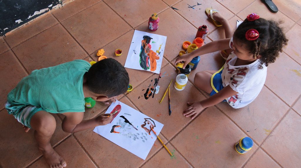 Bahia tem mais de 220 crianças aguardando por adoção