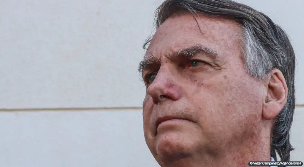 Bolsonaro é levado a SP para tratar erisipela e obstrução intestinal