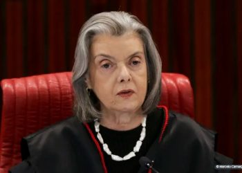 Cármen Lúcia é eleita presidente do TSE