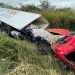 Carreta tomba na BR-324 em Humildes após motorista perder o controle da direção