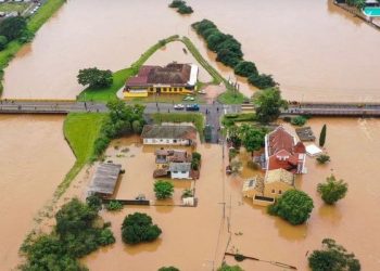 Família de Araci é resgatada das enchentes no RS pelo exército e retorna para a terra natal