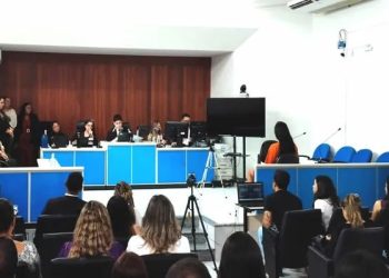 Julgamento é suspenso após advogados de defesa alegarem cansaço físico e mental