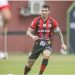 Vitória perde zagueiro por expulsão no inicio do jogo e é derrotado pelo São Paulo no Barradão