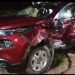 Hilux atropela um grupo de pessoas e atinge Fiat Toro deixando o total de 7 feridos