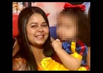 Mulher é socorrida em estado gravíssimo após ser baleada dentro de distribuidora de bebidas