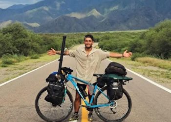 Torcedor pedala 5 mil km de bicicleta para ver seu time na Sul-Americana