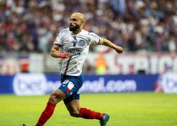 Bahia vence o Vasco, mantém 100% de aproveitamento em casa e volta a vice-liderança