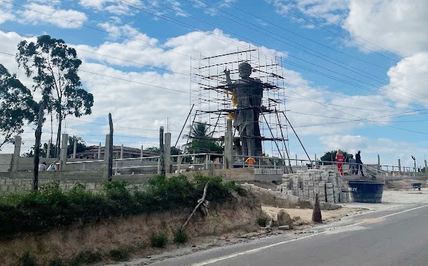 Estátua de São João medindo cerca de 8 metros será inaugurada nesta sexta-feira, 14