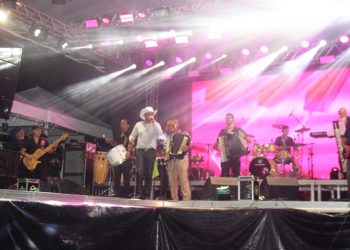 Caciques do Nordeste leva o autêntico forró ao Arraiá das Pedras em Teofilândia