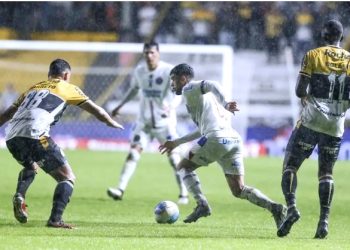 Bahia arranca empate com o Criciúma após levar 2 a 0, mas caiu uma posição na tabela