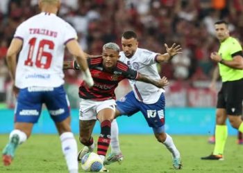 Bahia sofre gol nos acréscimos e perde para o Flamengo no Maracanã