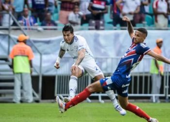 Bahia sai atrás do placar, mas vira o jogo de goleada sobre o Cruzeiro