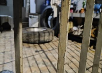 Criança de 2 anos morre após ser atingida por pneu de caçamba