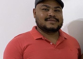 Homem é assassinado a tiros após ir em farmácia com sua companheira