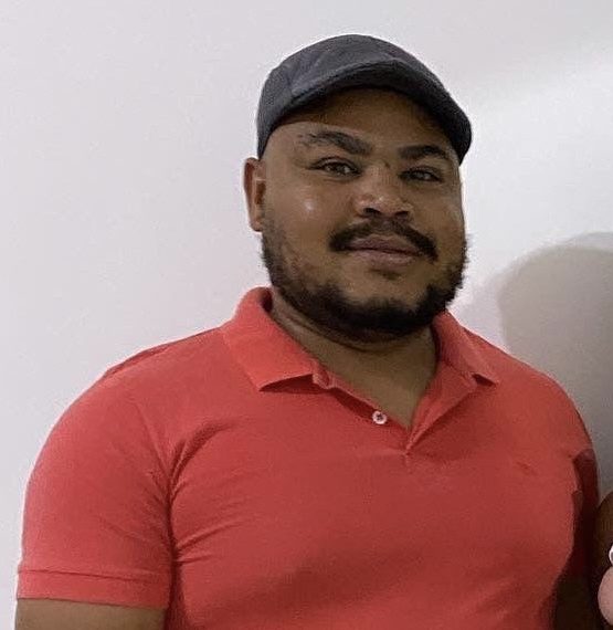 Homem é assassinado a tiros após ir em farmácia com sua companheira