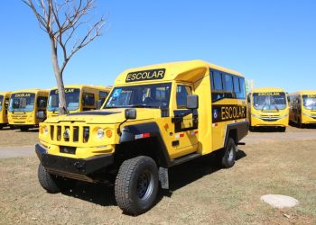 Governo federal apresenta novos modelos de ônibus escolares