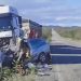 Duas pessoas morrem após carro bater de frente com caminhão na BA-026