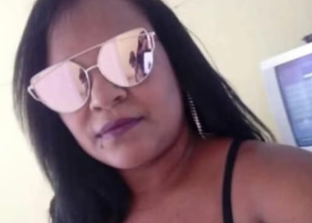 Mulher é morta a tiros em apartamento, crime ocorreu na frente dos filhos da vítima