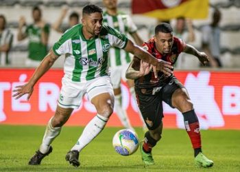 Vitória sai atrás mas consegue empatar com o Juventude fora de casa