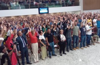 Em Assembleia, Polícias Civil e Técnica aprovam suspensão imediata das operações policiais na Bahia