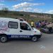 Carro capota em perimetro urbano e deixa dois irmãos feridos
