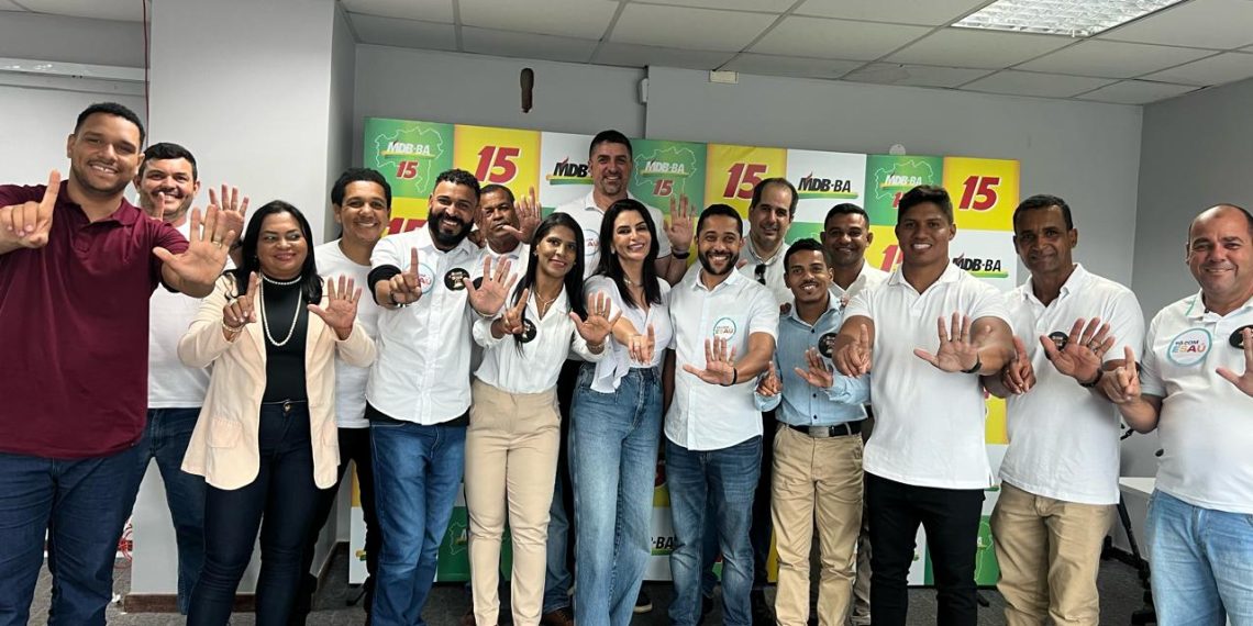 Pré-candidato a prefeito de Riachão do Jacuípe Esaú Silva apresenta Rita Carneiro pré-candidata a vice