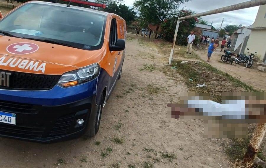Homem é assassinado a tiros em campo de futebol no Povoado Ponto Novo