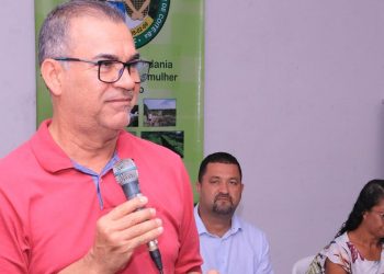 Menos de 48h depois de anunciar pré-candidata a vice, Assis (PT) divulga convenção para o mesmo dia e horário de Val e Betão