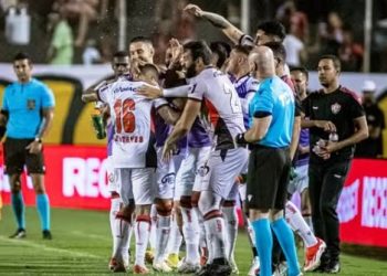 Vitória bate o Criciúma no Barradão e abre distância do Z-4