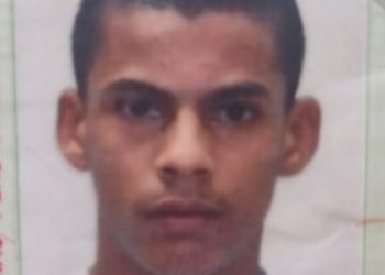 Jovem é assassinado após ter casa invadida por encapuzados