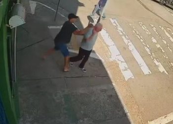 SP – Ladrão morre após roubar idoso e ser atropelado por ônibus na sequência (vídeo)