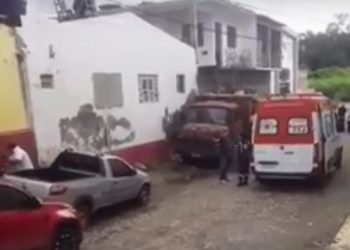 Mulher é encontrada morta dentro de caminhão como morte natural, mas durante necrópsia é descoberta que foi por violência