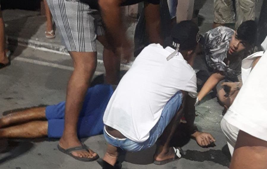 Homem é socorrido após sofrer agressões físicas e pedradas no centro da cidade