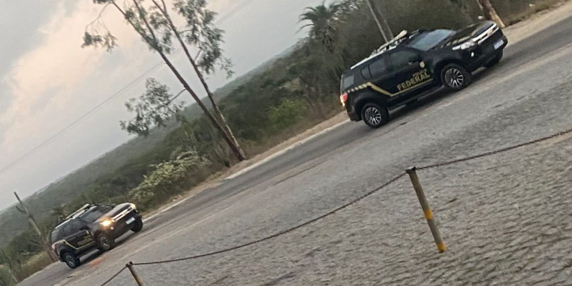 PF deflagra operação em combate à mineração ilegal de ouro na região de Nordestina. Policiais estiveram na casa de candidato a prefeito