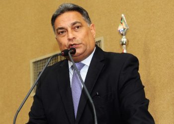 Luciano Araújo festeja na ALBA os 66 anos de Valente sua terra natal