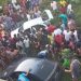 Pessoas ficam feridas após carro despencar de Pontilhão e atingir outro veículo que estava embaixo