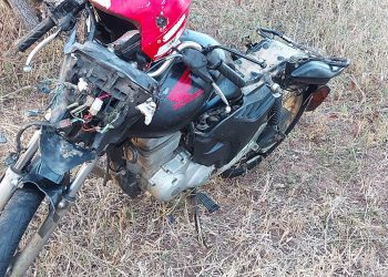 Homem sofre acidente de moto e é socorrido cerca de 12 horas depois