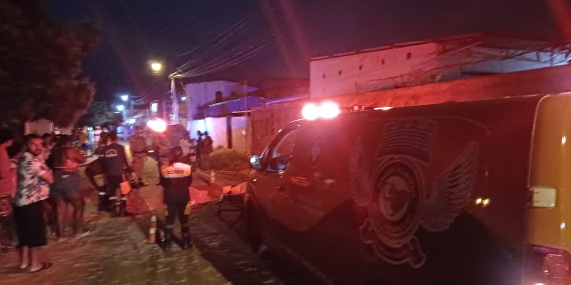 Jovem mãe de 25 anos é morta a golpes de faca com filho de 4 meses no colo. Ex companheiro suspeito do crime é preso (atualizada)