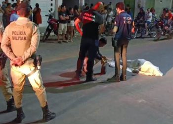 Homem é morto a pedradas na principal avenida de Filadélfia