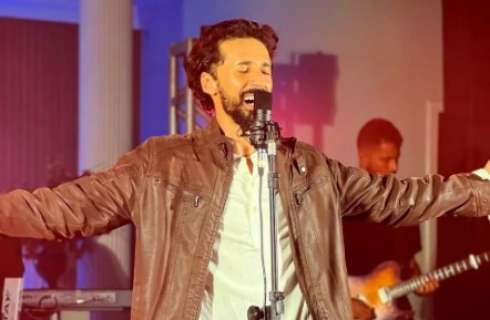 Cantor gospel Acácio Ferran anuncia lançamento de seu primeiro EP