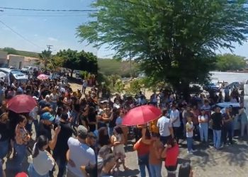 Sob forte comoção, corpos de casal de Riachão, vítimas de acidente em MG são sepultados