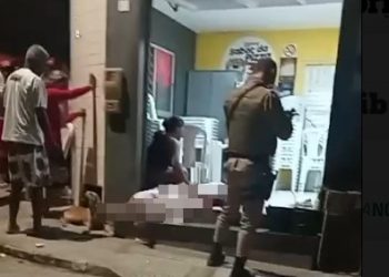 Homem é morto a tiros na frente de pizzaria em Serrinha. A Polícia registrou homicídio também em Candeal