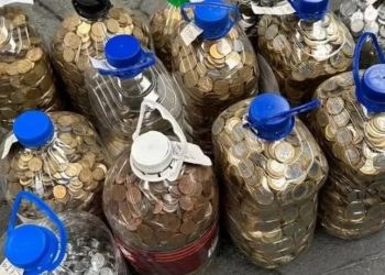 SC – Homem surpreende vendedores ao comprar carro com R$ 17 mil em moedas