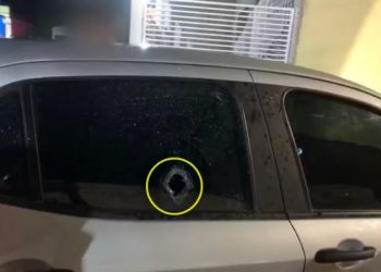 Homem é preso por atirar contra carro de prefeita no interior; motorista da política foi atingido de raspão na cabeça
