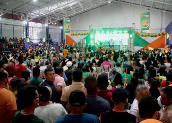 Retirolândia – Oposição mostra força ao lotar ginásio de esportes para convenção de Guene e Rau