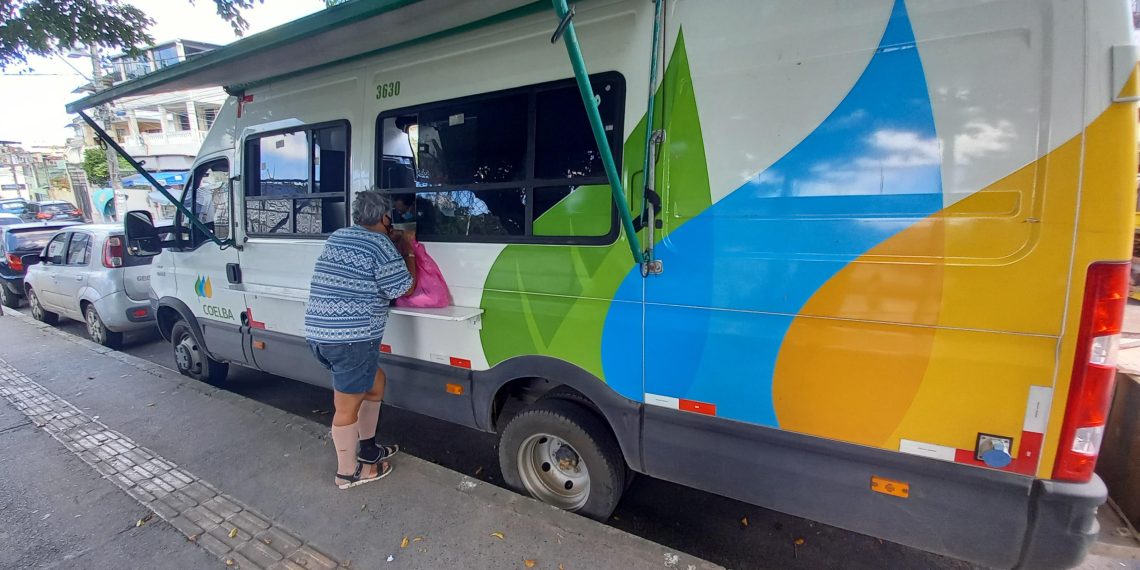 Neoenergia Coelba oferece troca de lâmpadas ineficientes por LED gratuitamente aos moradores de Retirolândia