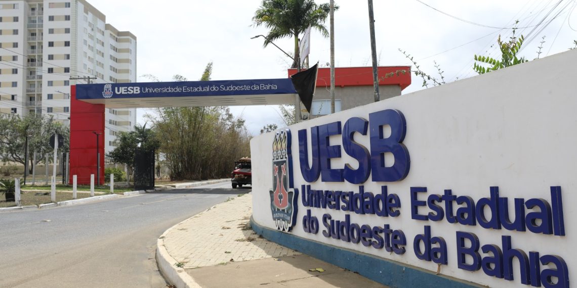 Uefs, Uesb e Uesc aceitam proposta do governo. Repasses para Uebas devem chegar a R$ 2,3 bi em 2024