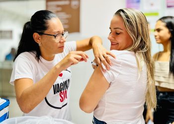Realizada a I Feira de Vacinas promovida pelos estudantes do terceiro semestre do curso de Medicina da FARESI