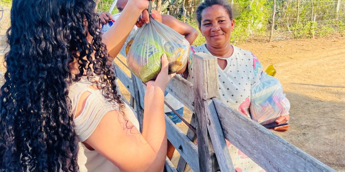 FARESI fez a doação de 30 cestas básicas após a realização do III Simpósio Lilás